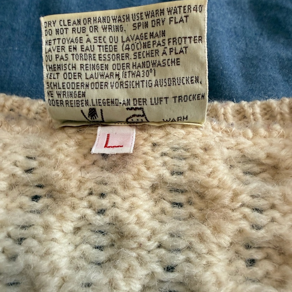 Vintage Carriag Donn Irish Wool Sweater Size Large Cozy Classic Knit Pullover - Picture 9 of 12